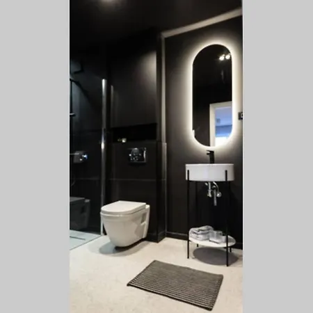 New! Stylish Studio With Parking 아파트 클루지나포카