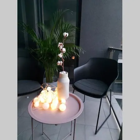 New! Stylish Studio With Parking *