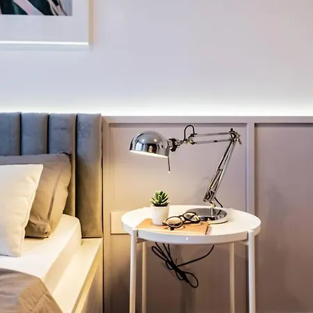 New! Stylish Studio With Parking 아파트 클루지나포카