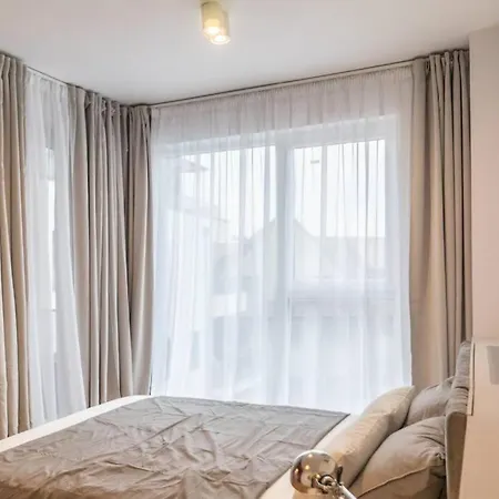 New! Stylish Studio With Parking *